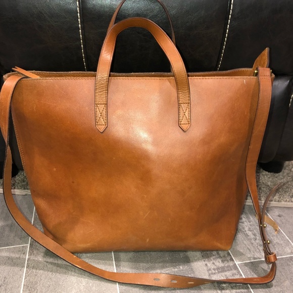 leather tote with zipper top